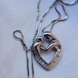 14k white Gold Mother and Child necklace